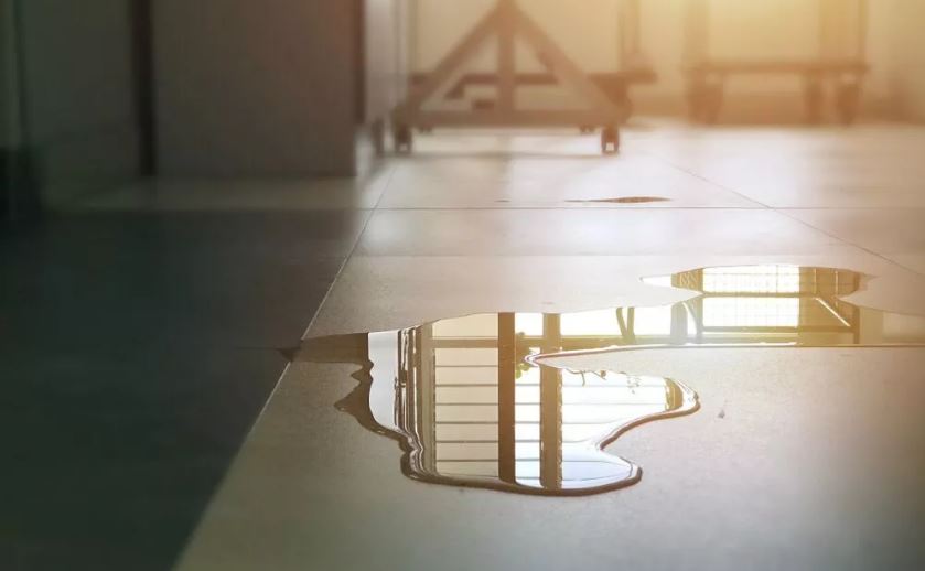 نشت آب در خانه